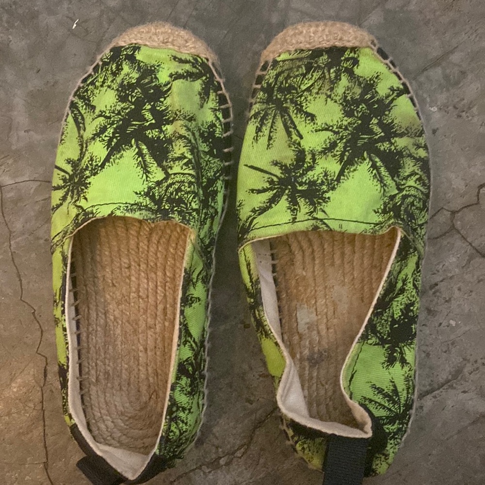 akid espadrilles worn once- youth 1 uk 13 eur 32UNISEX